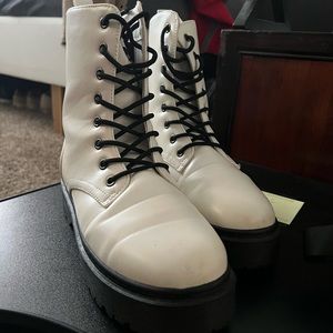 Boots Style Dr Martens.